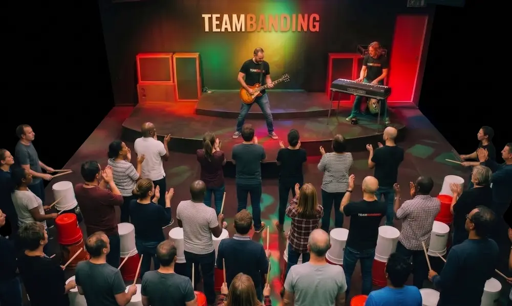 Grote groep speelt samen één krachtig ritme als finale