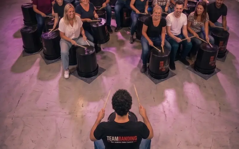 Deelnemers bouwen samen laag voor laag een ritme op